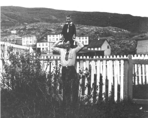 381: Gerry McCarthy holding Cam Dunphy on his shoulders. (circa 1939)  - Gerry son of James McCarthy &amp;amp; Julia Reddy; Cam son of Thomas Dunphy &amp;amp; Anastasia Carroll
